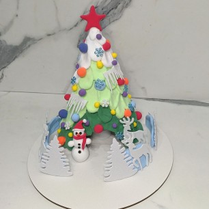 "Ну и ёлка, просто диво, и нарядна и красива!"