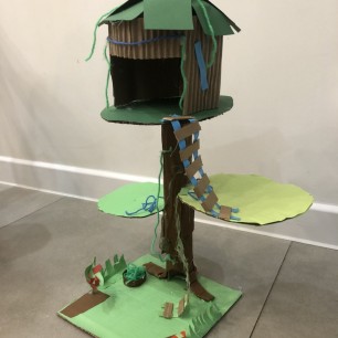 Домик для крылатых динозавров.