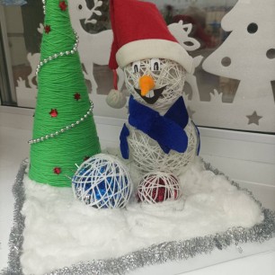 "Снеговичок у ёлочки"