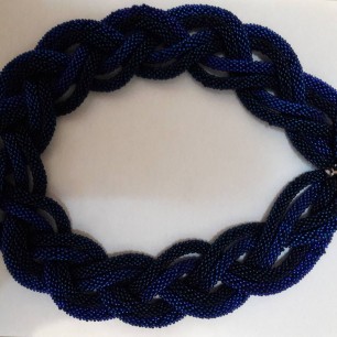 Колье из бисера