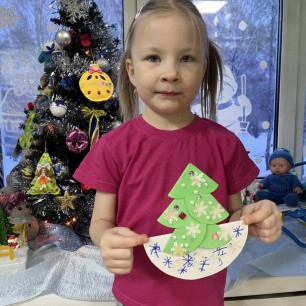 "Елочка - Красавица, всем нам очень нравится"