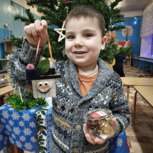 "Весёлый снеговик"