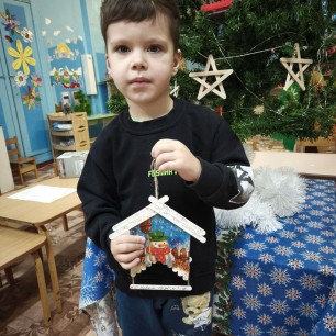 "Новогодний домик для снеговика"