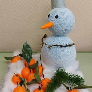 Снеговик и мандаринки