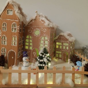 На Новогоднем дворе