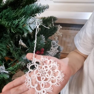 Снежинка-бнлоснежное кружево