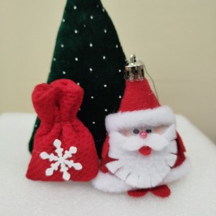 Дед Мороз у ёлки