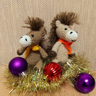 Веселые лошадки