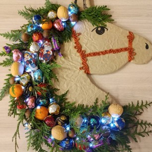 "Новогодняя" лошадка