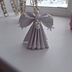 Ангелочек на ёлочку