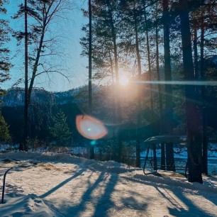 Игра света в зимних узорах