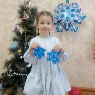 Снежинки-сестрички