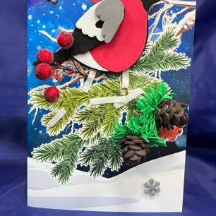 Снегирь на ветке