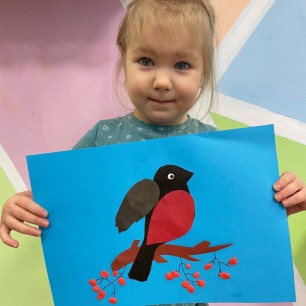 Снегирь на ветке