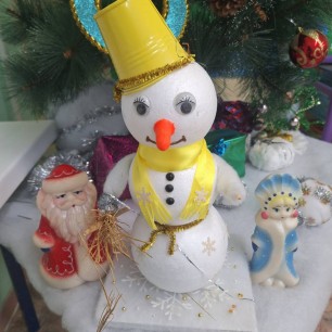 "Добрый, веселый снеговик"