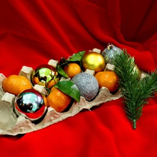 "К нам стучится Новый год"