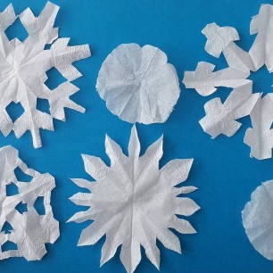 "Кружатся снежинки"