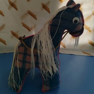 Белогривая лошадка