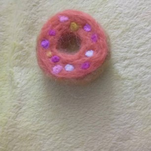 Пончик из шерсти