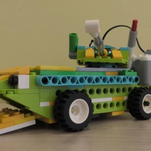 Действующая модель боевой машины пехоты (БМП)