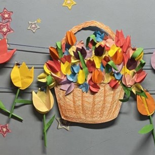 «Расцветёт, растюльпанится Март…»