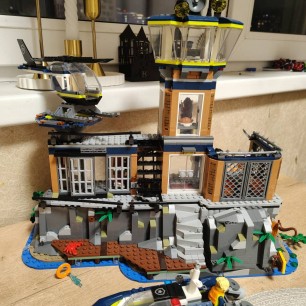 Лего сити Башня заключения