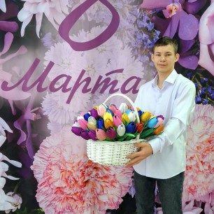 Тюльпаны - вестники весны.