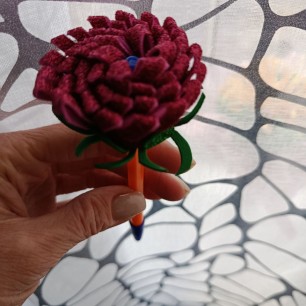 Цветущая ручка