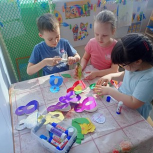 Весенняя открытка для мамы