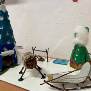 «В краю белых ночей и северных оленей»