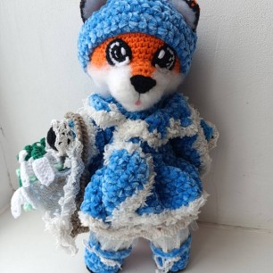 Лисичка с корзиной подснежников