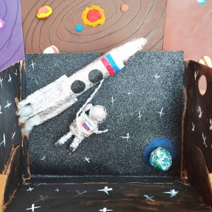 В открытом космосе.