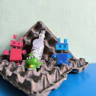 "Роботы помощники на Луне"