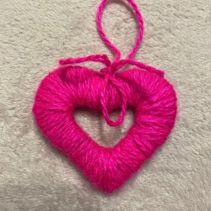 Сердечко из ниток