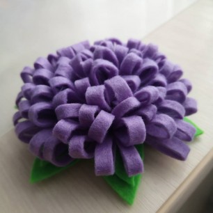 Брошь в виде цветка