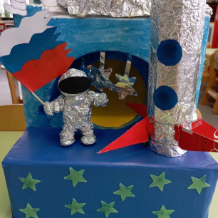 Космонавт в космосе