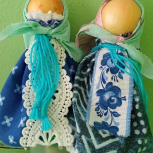 Куколки Луковницы