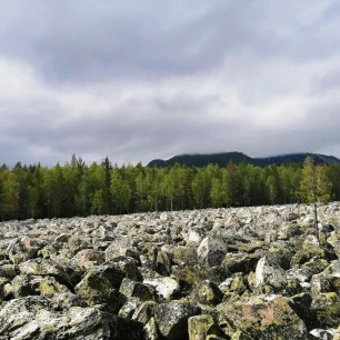 Каменная река