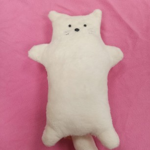 Белый кот
