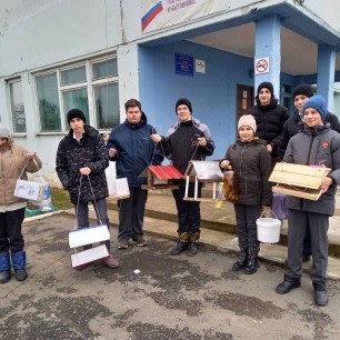 Покармите птиц зимой