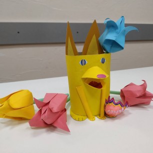 Лис на цветочной поляне