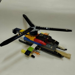 Военный вертолет