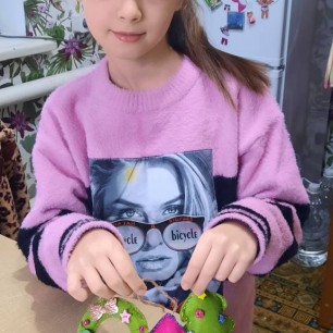 Новогодние игрушки на елку.