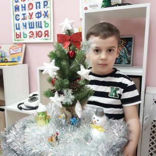 Идёт волшебница зима