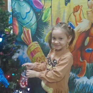 Ёлку наряжаем- Новый год встречаем!