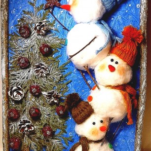 Весёлые снеговички.