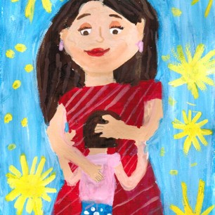 У мамы в объятиях