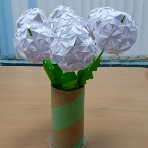 Белые одуванчики