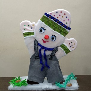 Весёлый снеговик