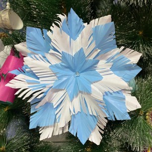 Пушистая снежинка